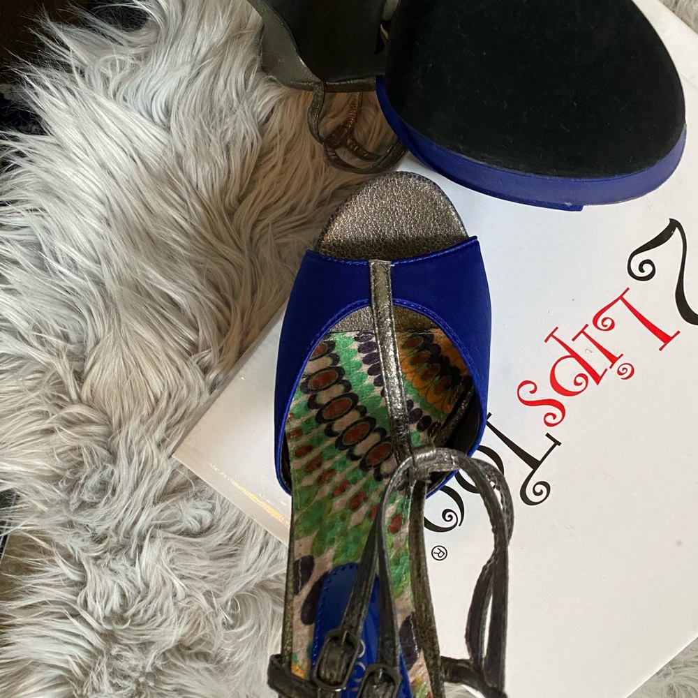 2 Lips Too Heels - Picture 5 of 5